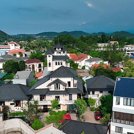 Iris Hill Villa Hue Exteriör bild